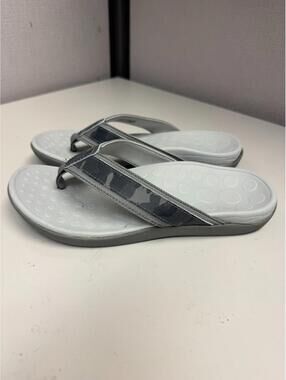 Vionic Unisex Tide Charcoal Camo Sandal Men's size 7 Women's size 9